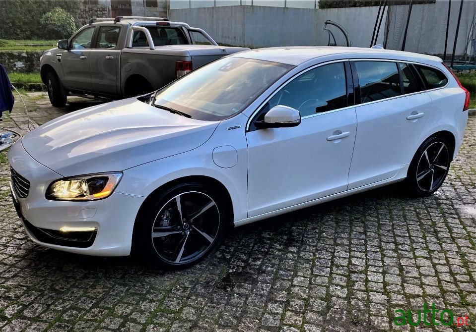 2013' Volvo V60 Awd photo #4