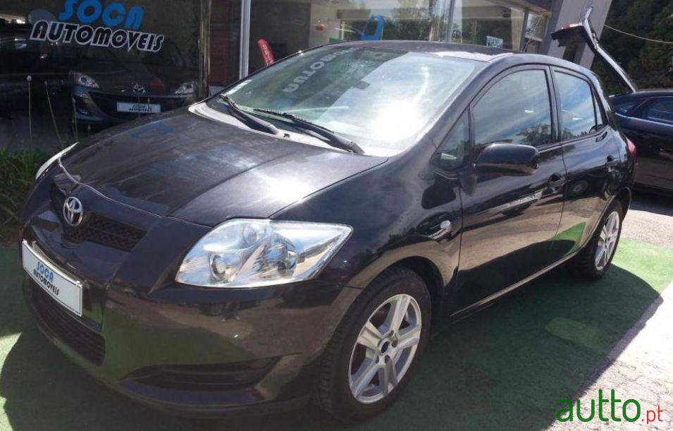 2007' Toyota Auris 1.4 D-4D Ac photo #2