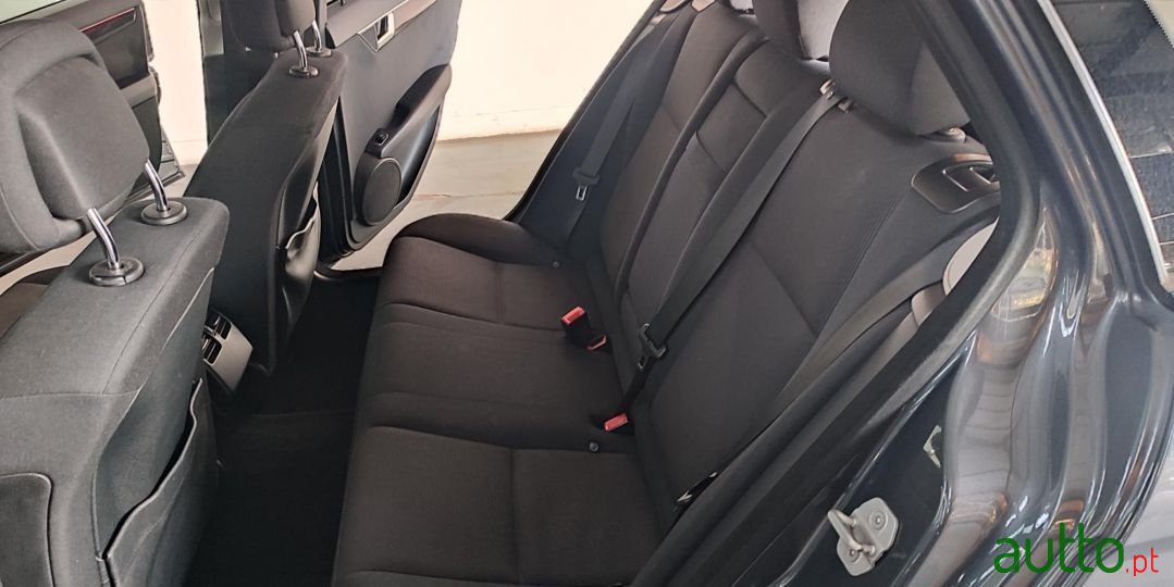 2010' Mercedes-Benz C-200 photo #5