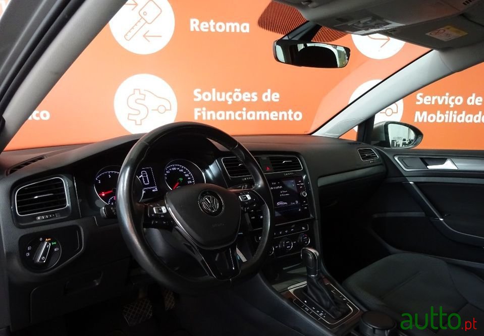 2017' Volkswagen Golf Variant photo #3