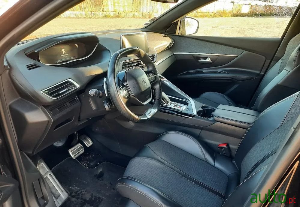 2017' Peugeot 3008 photo #2