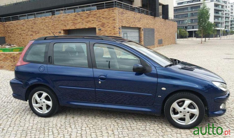 2005' Peugeot 206 Sw photo #2