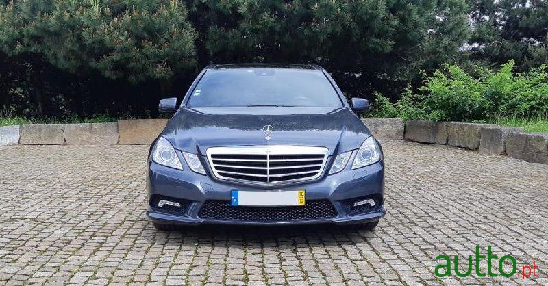 2010' Mercedes-Benz E-350 Bluetec Avantgarde photo #4