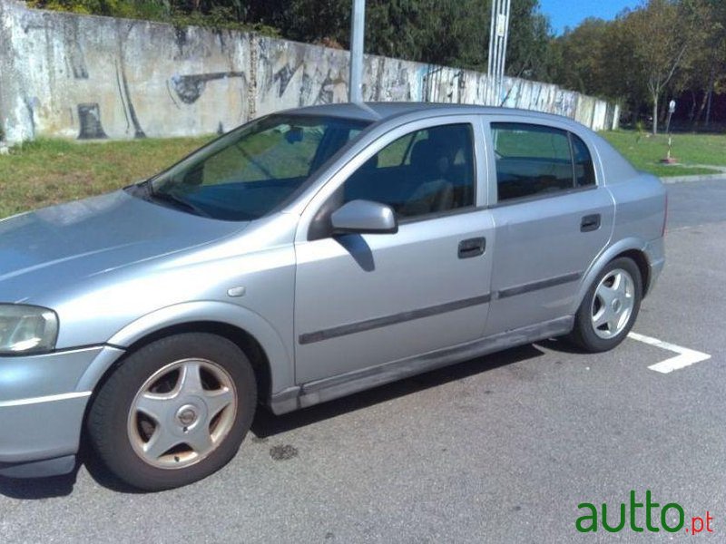 1999' Opel Astra 1.4 Club photo #1