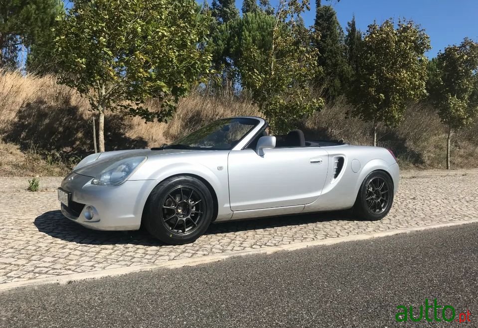 2002' Toyota MR2 photo #3