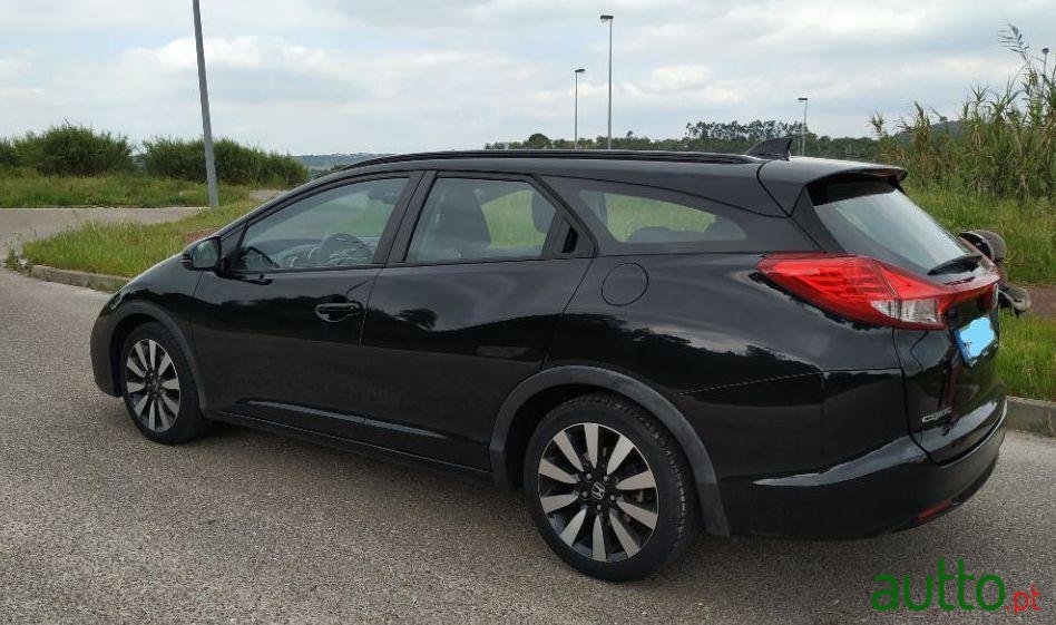 2016' Honda Civic Tourer photo #3