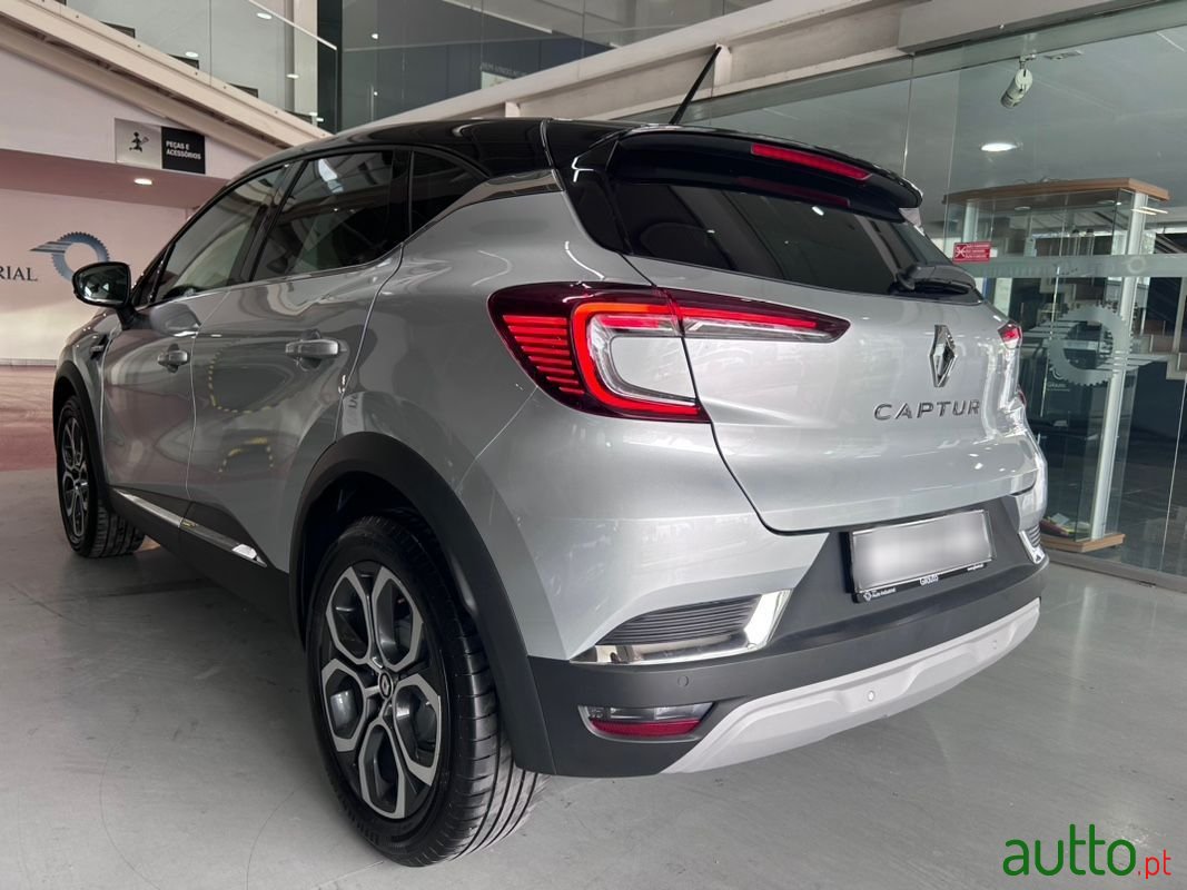 2022' Renault Captur photo #6