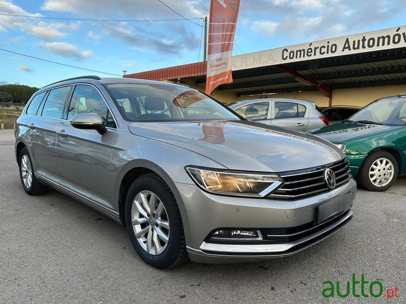 2016' Volkswagen Passat Variant photo #3
