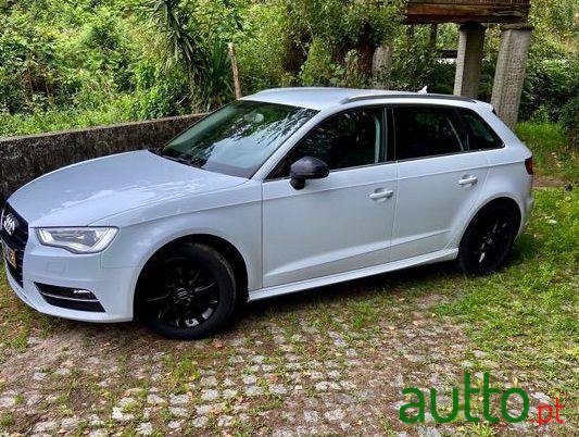 2013' Audi A3 Sportback photo #2