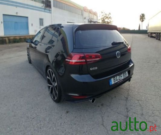 2016' Volkswagen Golf photo #2