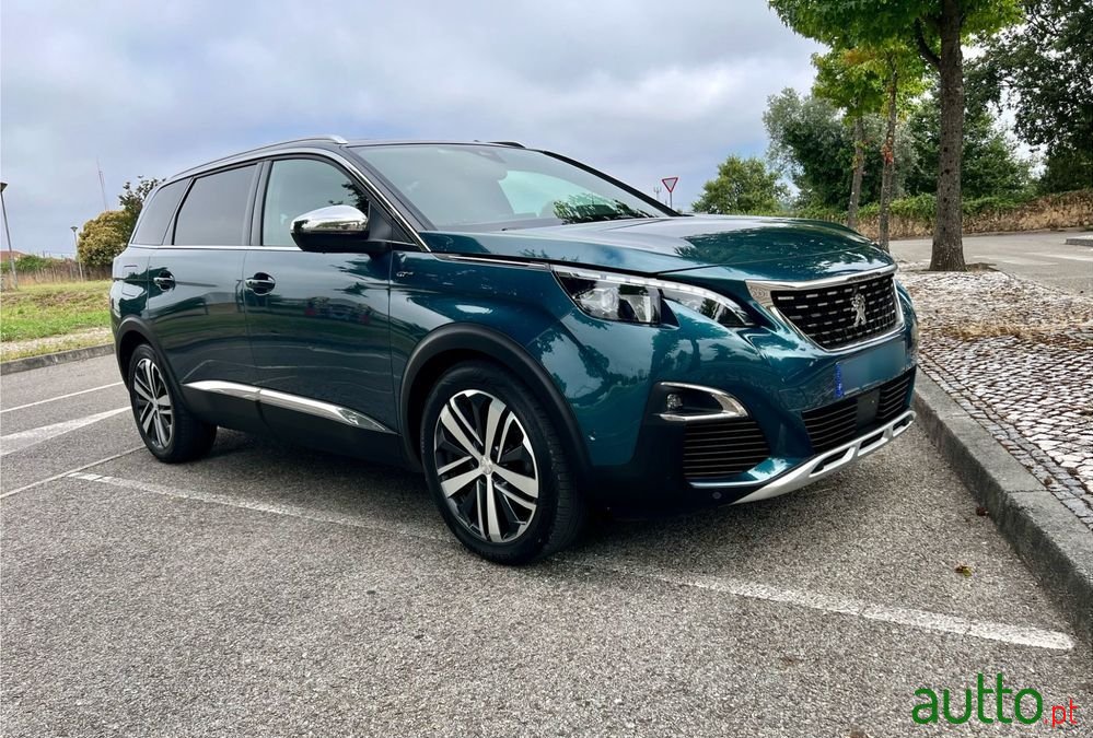 2017' Peugeot 5008 photo #2