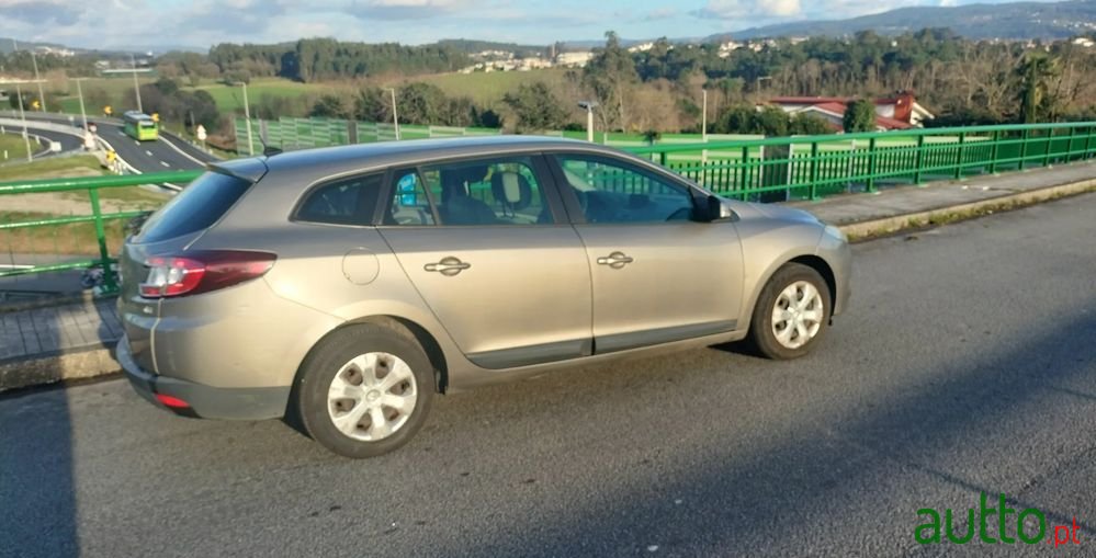 2010' Renault Megane Sport Tourer photo #1