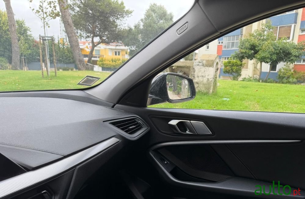 2021' BMW Série 1 D Line Sport photo #4