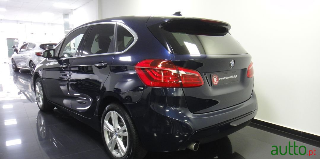 2016' BMW 216 Active Tourer photo #4