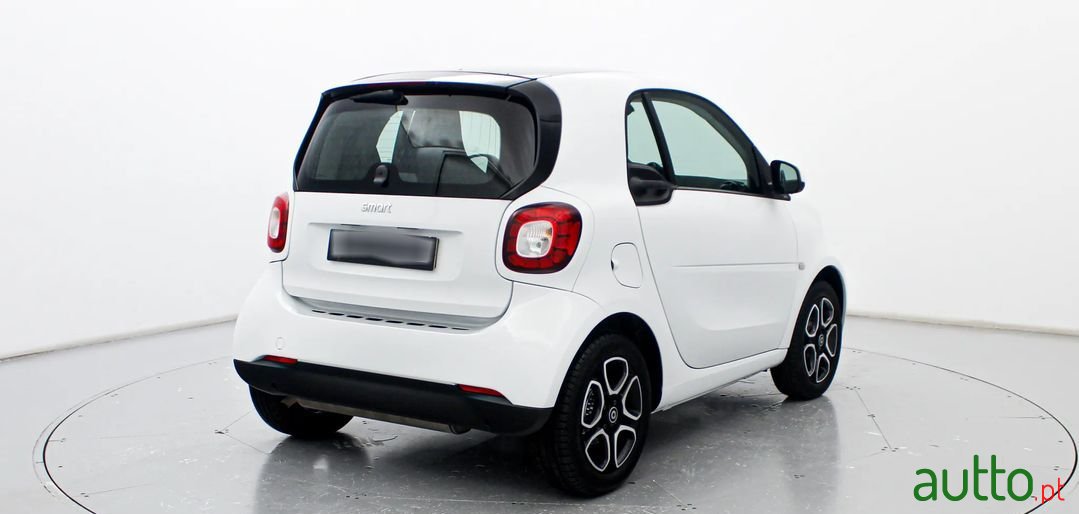 2019' Smart Fortwo photo #2