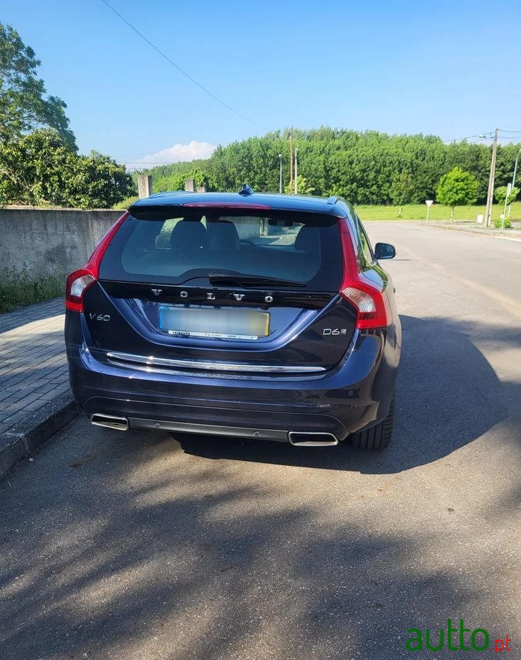 2017' Volvo V60 photo #4