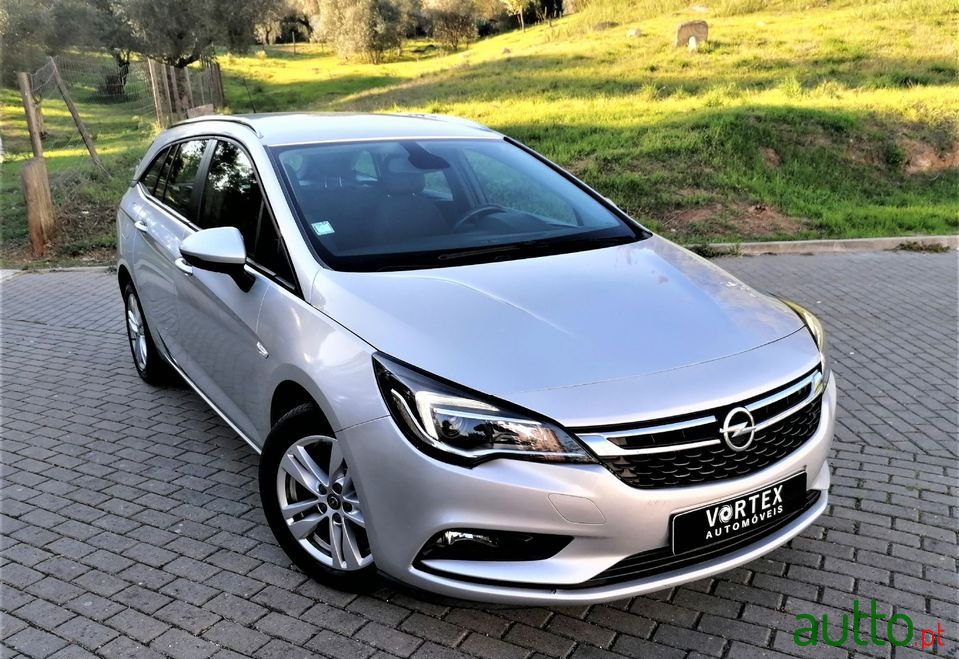 2017' Opel Astra Sports Tourer photo #1