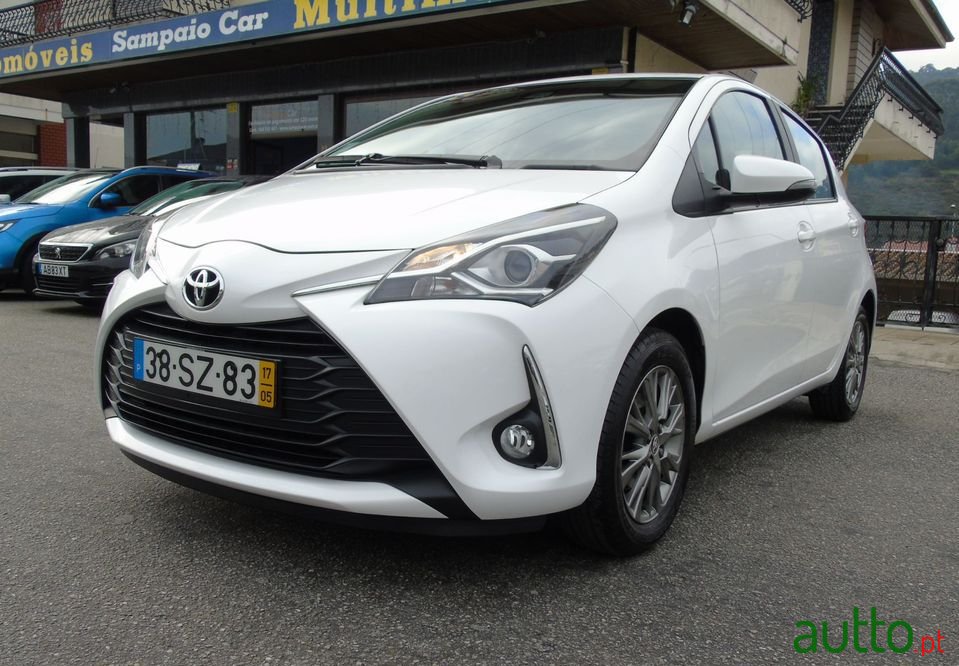 2017' Toyota Yaris photo #1