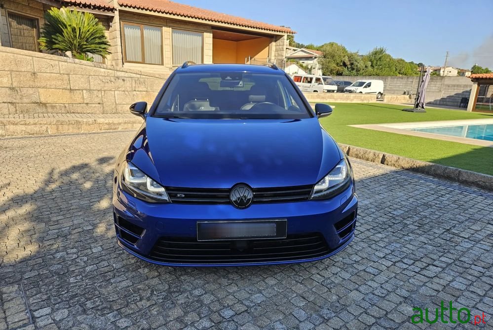 2015' Volkswagen Golf Variant photo #2