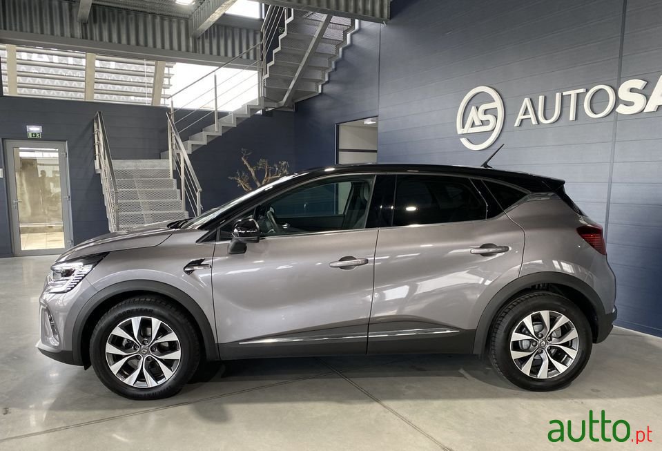 2020' Renault Captur photo #2