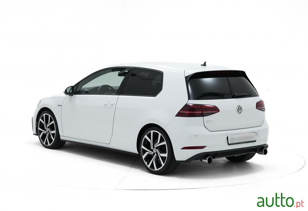 2017' Volkswagen Golf photo #4