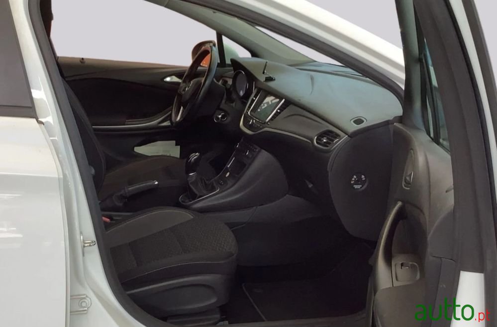 2020' Opel Astra Sports Tourer photo #6