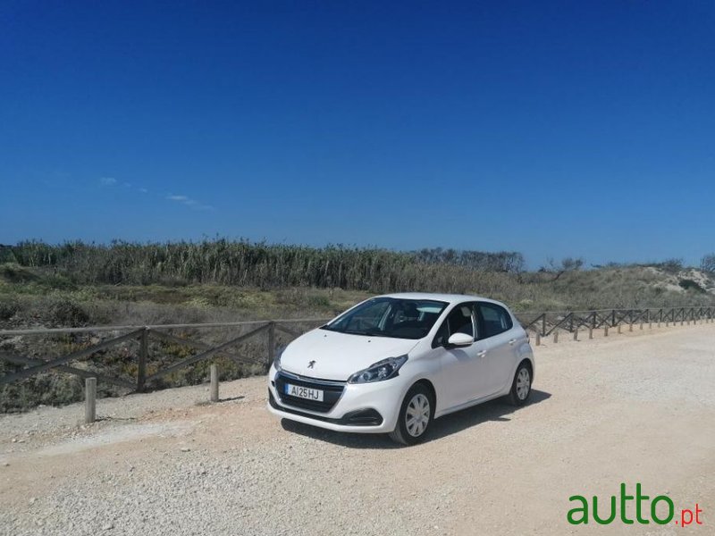 2015' Peugeot 208 photo #1