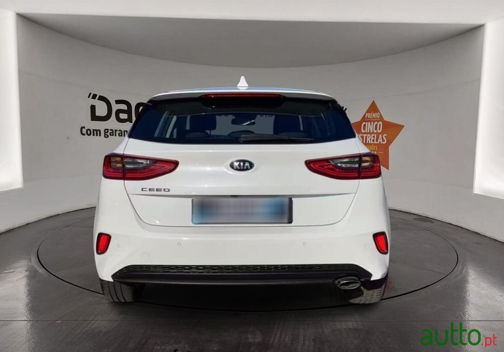 2021' Kia Ceed 1.0 T-Gdi Drive photo #2