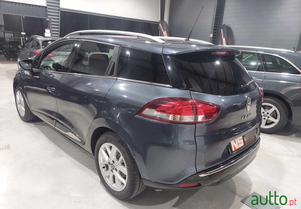 2019' Renault Clio Sport Tourer photo #3