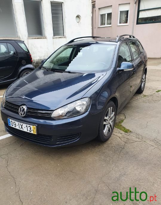 2010' Volkswagen Golf Variant photo #1