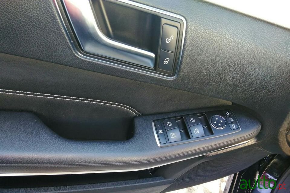 2013' Mercedes-Benz E-220 photo #4