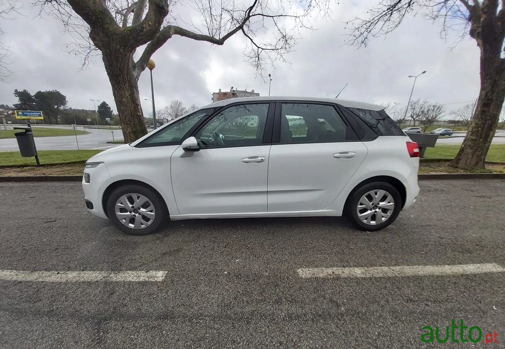 2014' Citroen C4 Picasso photo #3