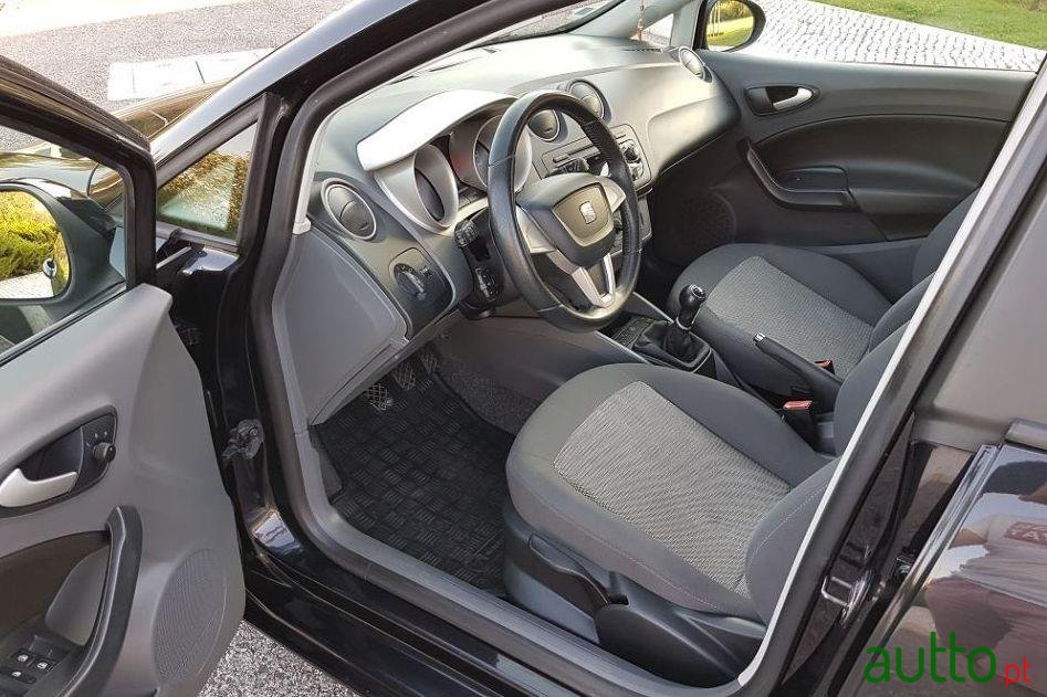 2010' SEAT Ibiza 1.2I Style photo #4