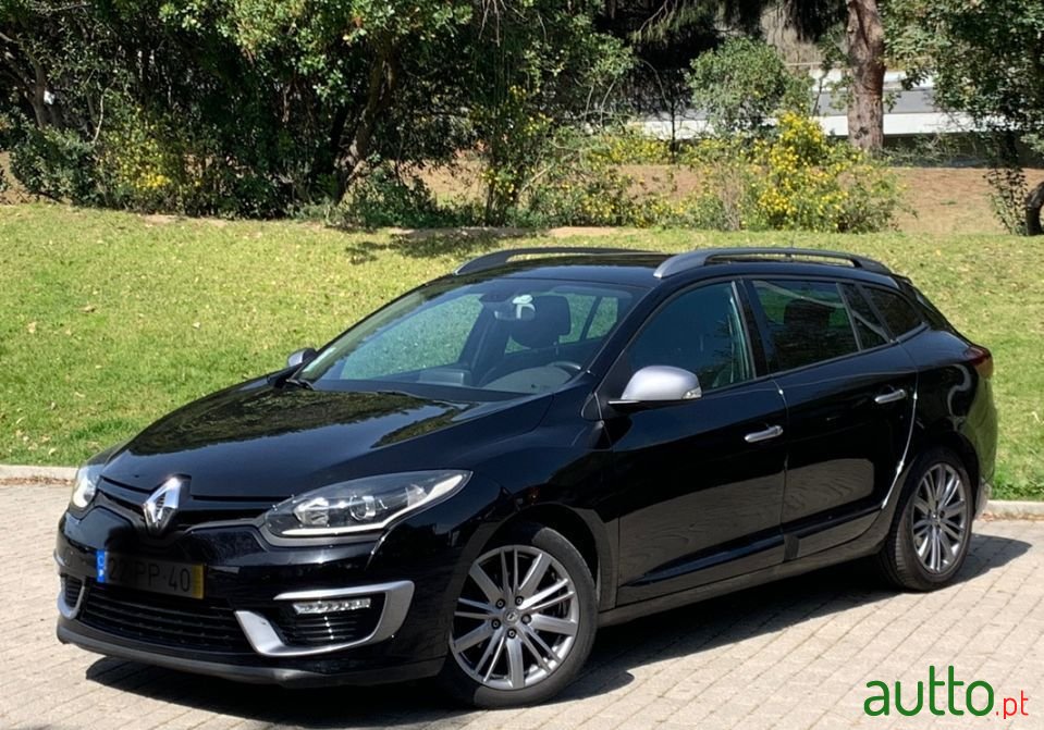 2015' Renault Megane Sport Tourer photo #3