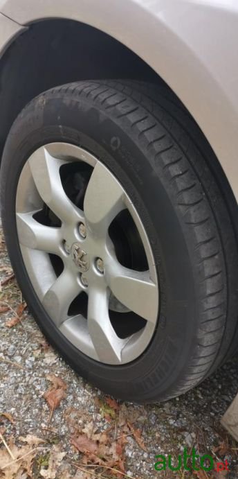 2006' Peugeot 307 Break photo #5