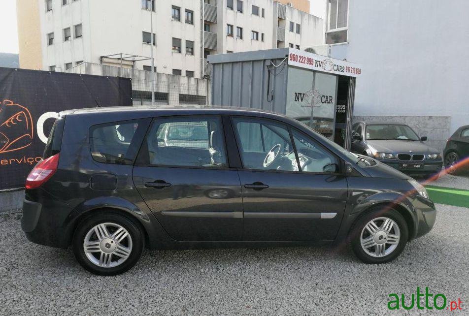 2006' Renault Grand Scenic photo #2