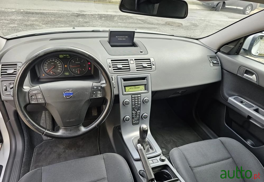 2010' Volvo V50 photo #2