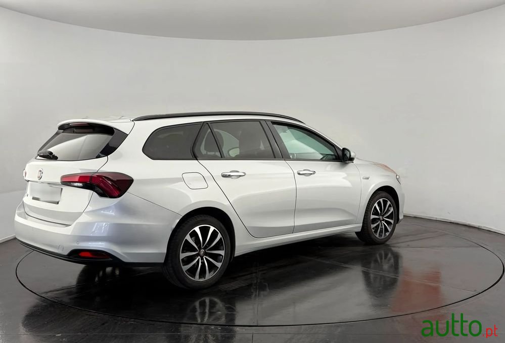 2019' Fiat Tipo Station Wagon photo #2