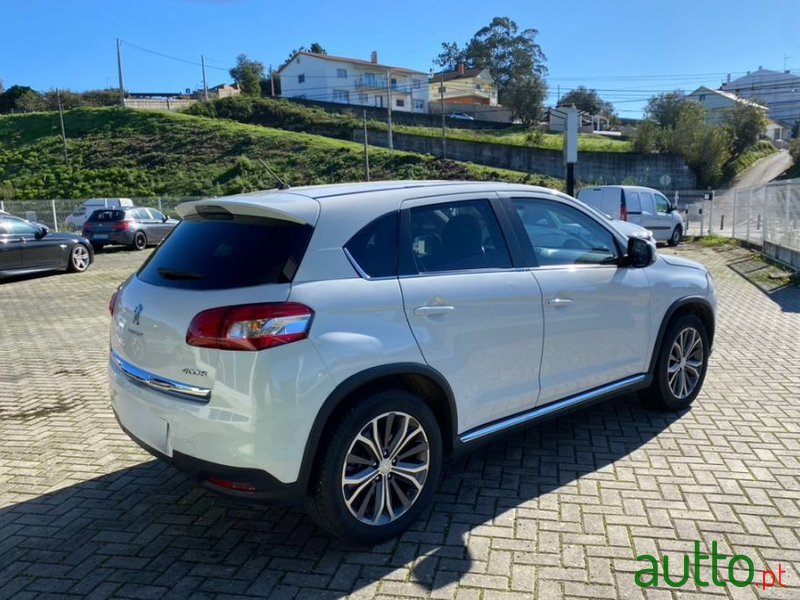 2015' Peugeot 4008 photo #5