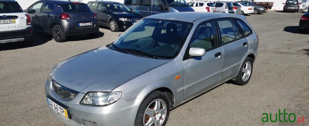 2002' Mazda 323 photo #1