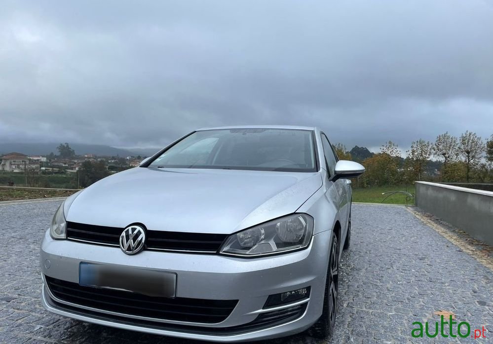 2014' Volkswagen Golf photo #3