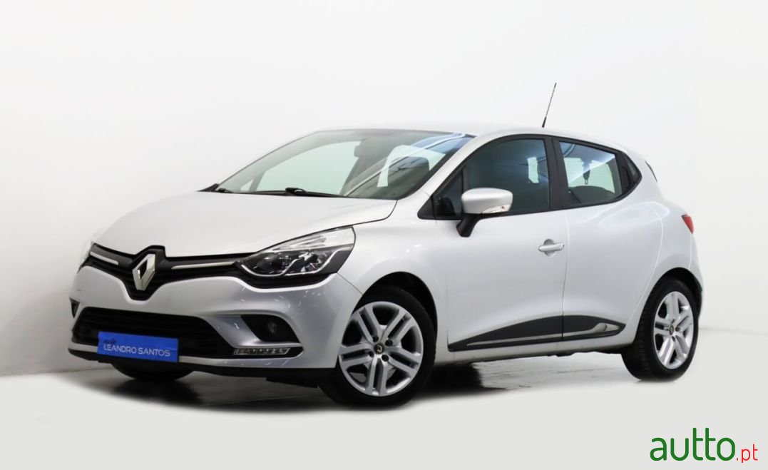 2019' Renault Clio photo #1