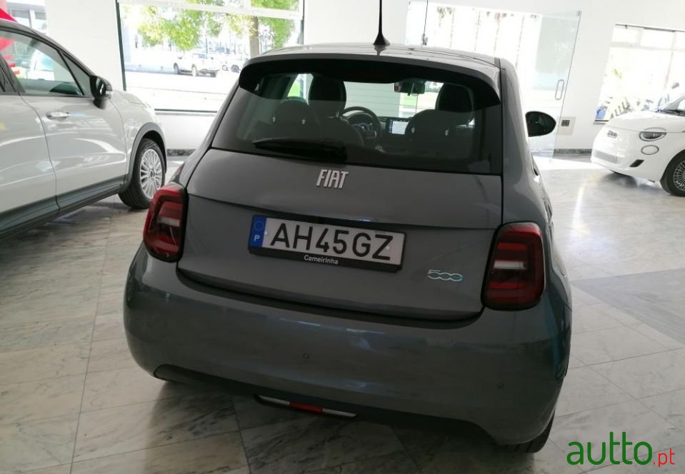 2021' Fiat 500E photo #4
