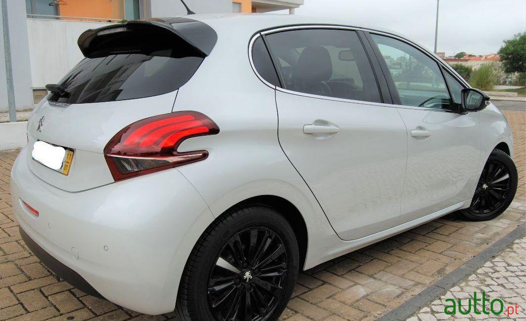 2017' Peugeot 208 photo #3