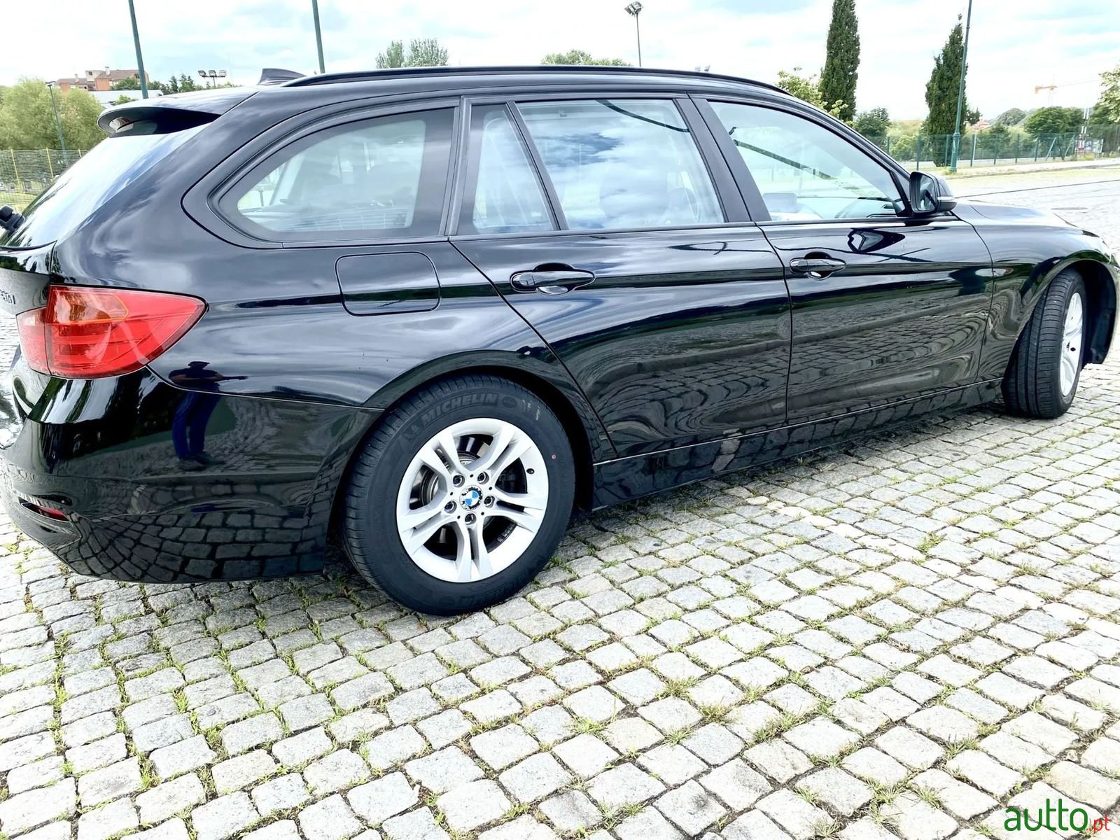 2013' BMW 320 photo #6