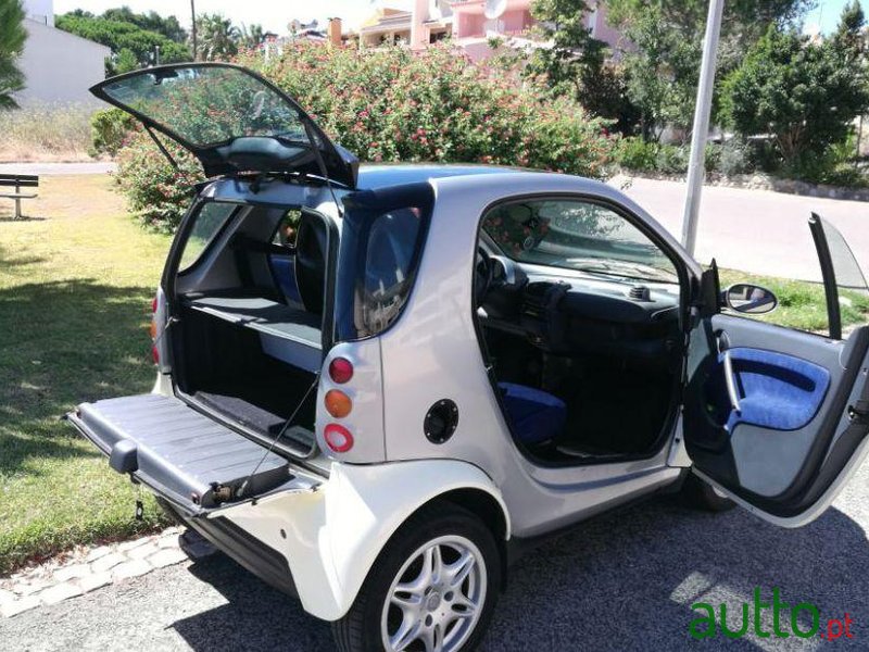 2001' Smart Fortwo photo #2