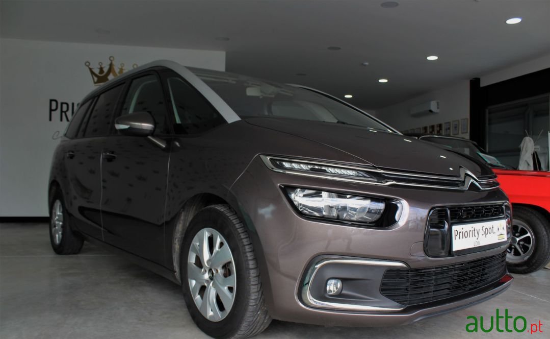 2017' Citroen C4 Grand Picasso photo #2