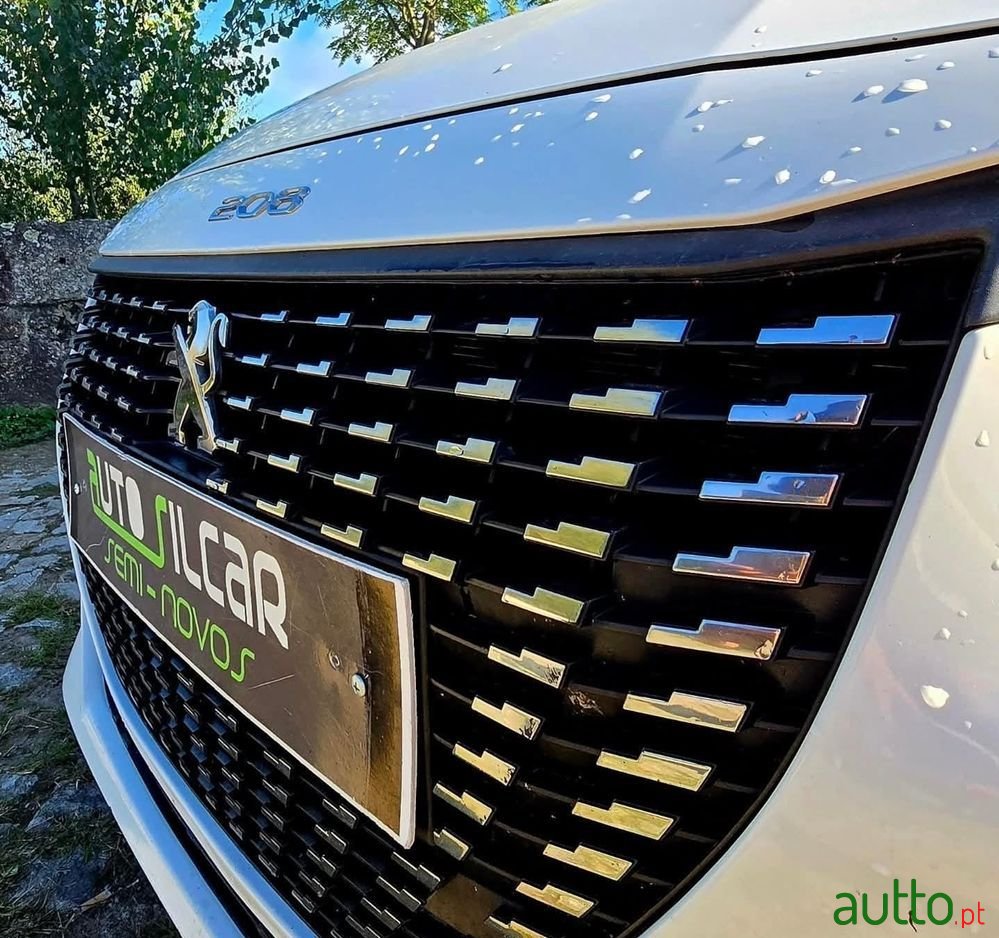 2021' Peugeot 208 1.5 Bluehdi Active photo #5