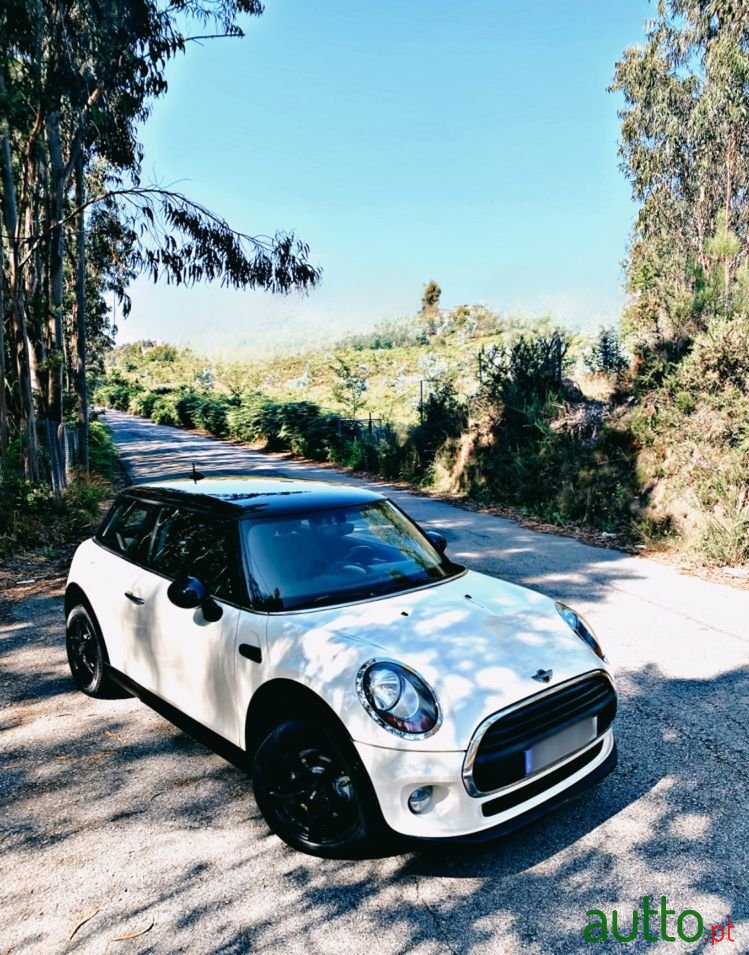 2016' MINI Cooper D photo #6