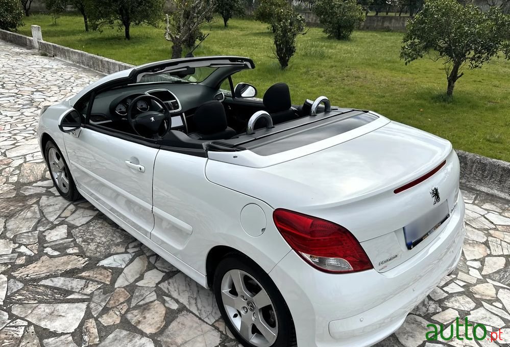 2011' Peugeot 207 1.6 Se 200 Anos photo #3